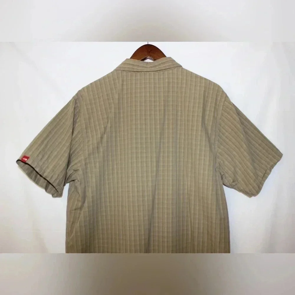 Men’s The North Face Pin Striped Short Sleeve Outdoor Hiking Casual Shirt Size L